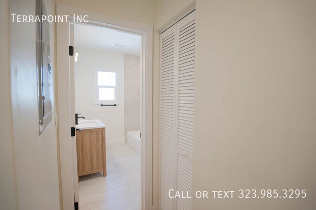 Building Photo - 1036 Westmoreland Ave