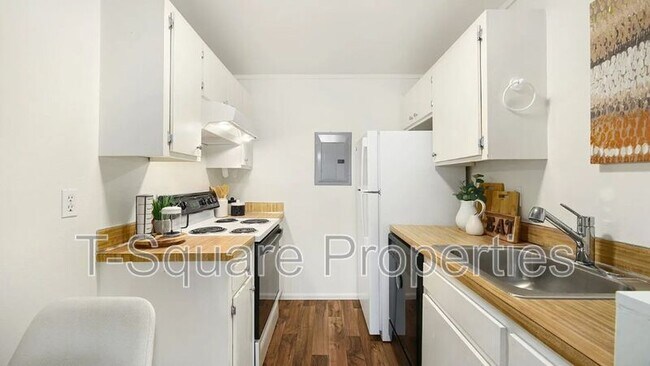 Building Photo - 6779 138th Ave NE