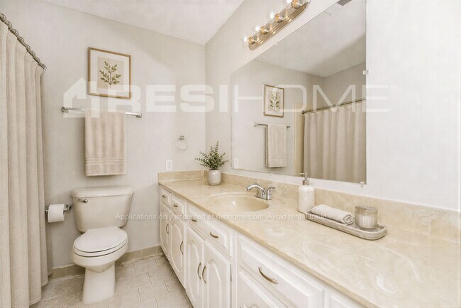 Building Photo - 4087 Essex Dr