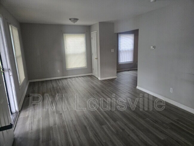 Building Photo - 4221 Sunset Ave