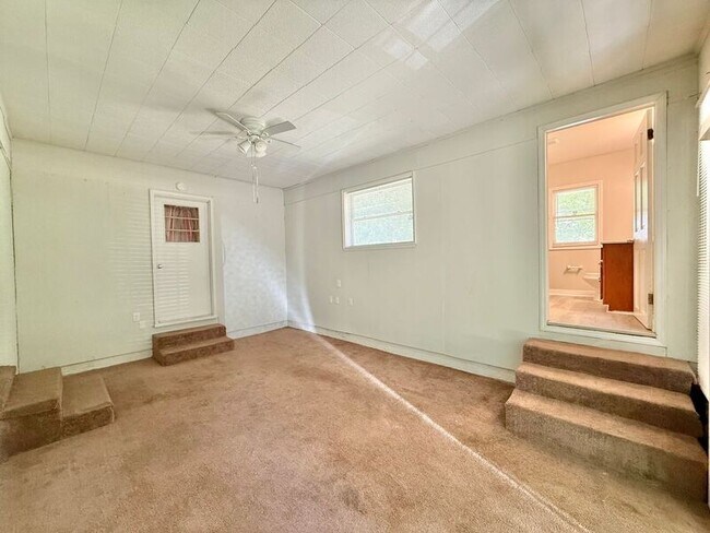 Building Photo - 2801 Ashe St