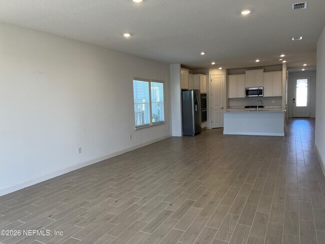 Building Photo - 66 Otsego Ln