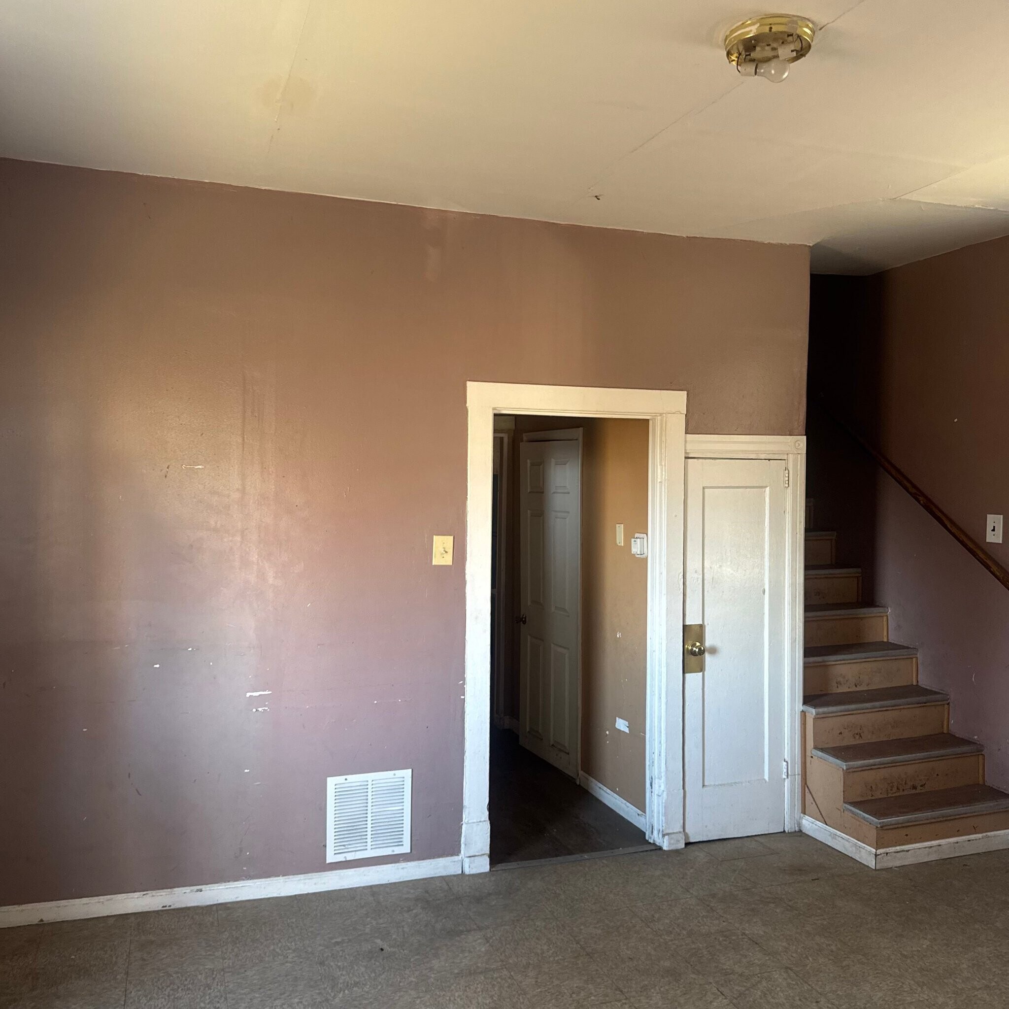 Building Photo - 4914 Plover Ave