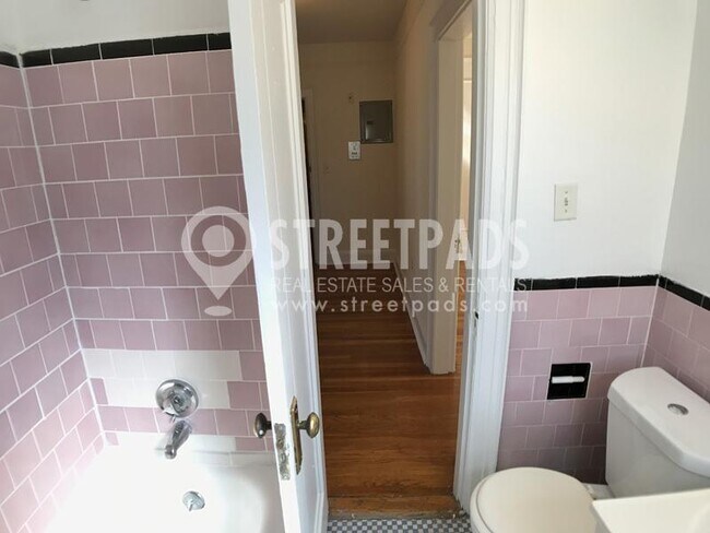 Building Photo - 1 bedroom in Boston MA 02135