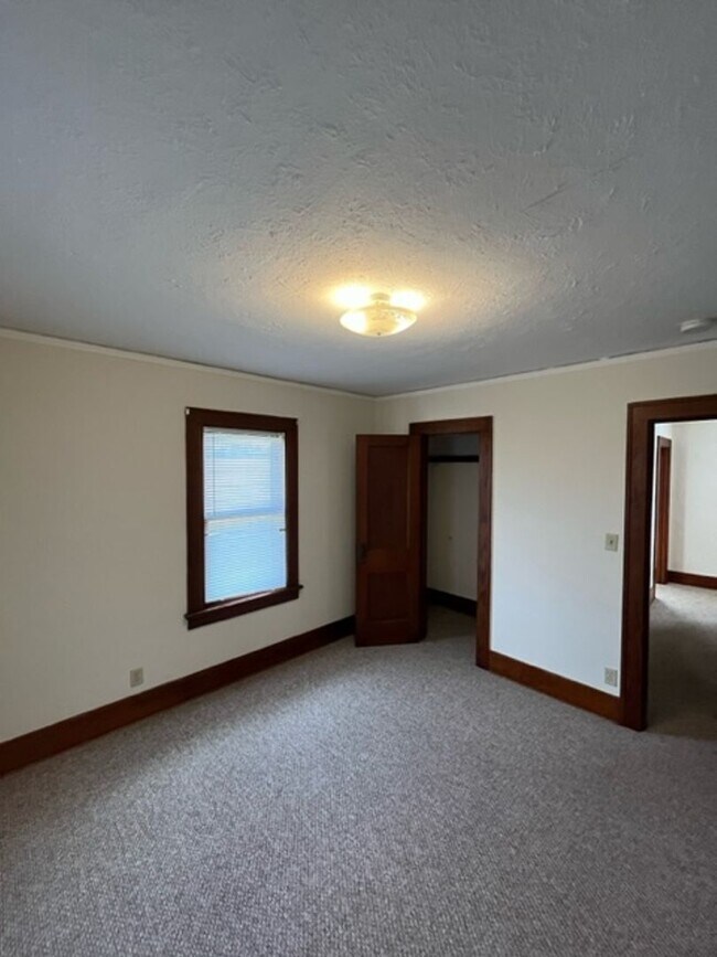 Building Photo - 3908 W Mineral Point Rd