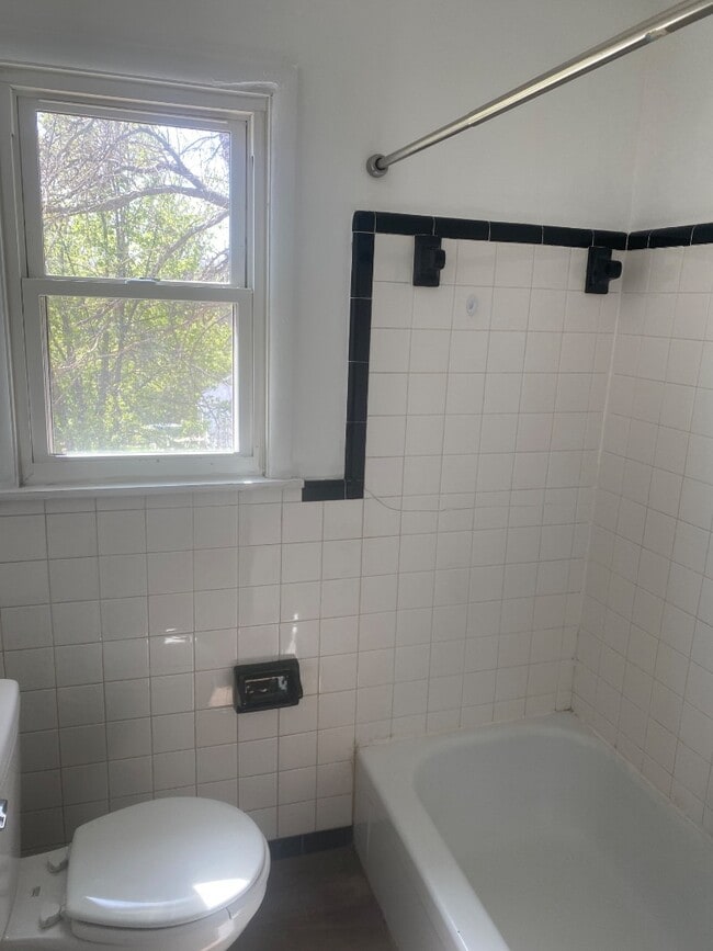 Building Photo - 1821 Taylor St