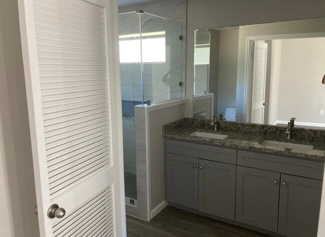 Building Photo - 6902 Oakmantle Dr