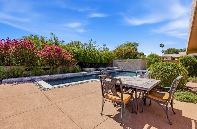 Building Photo - 8101 E Del Timbre Dr