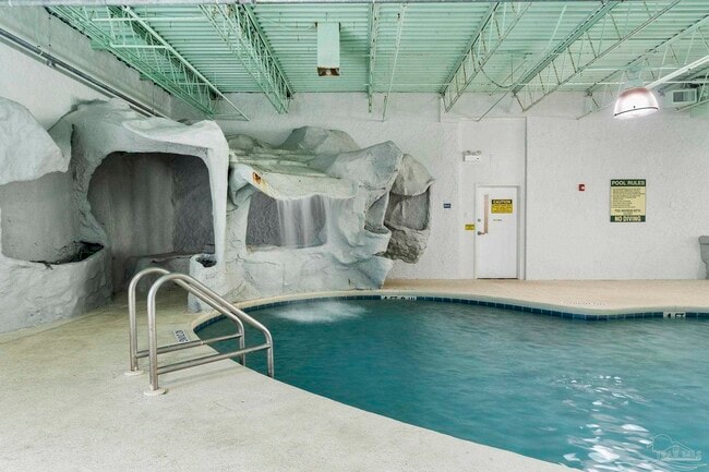 Building Photo - 224 E Garden St