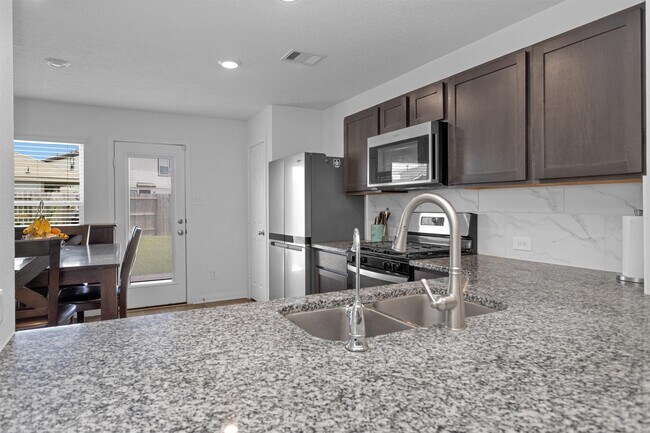 Building Photo - 5614 Grizzly Bear Wy