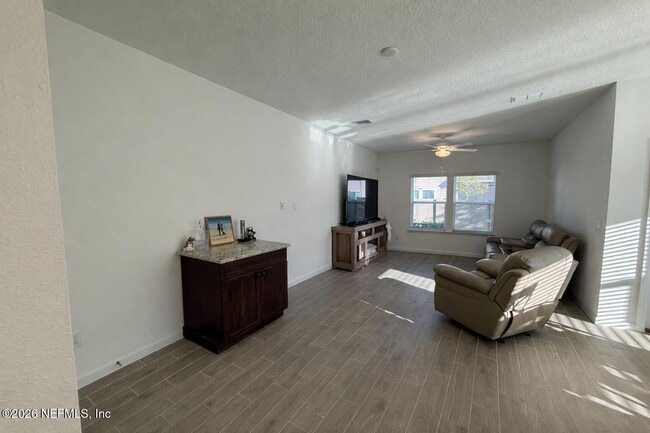 Building Photo - 72 Bramble Ct