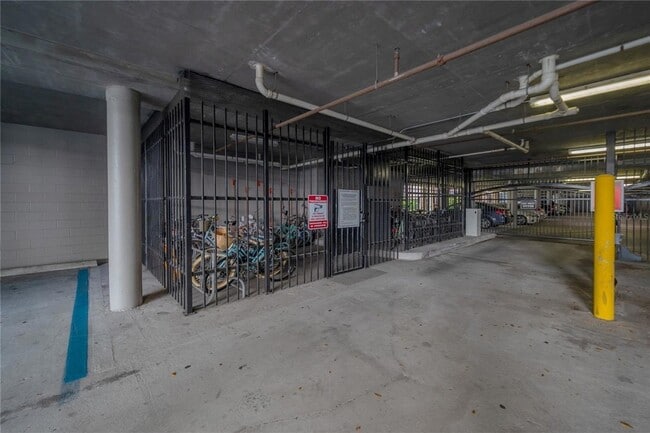 Building Photo - 800 S Dakota Ave