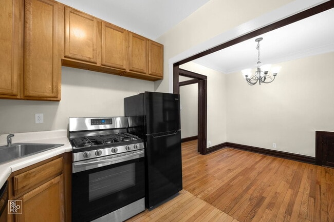 Building Photo - 1146 Ontario St