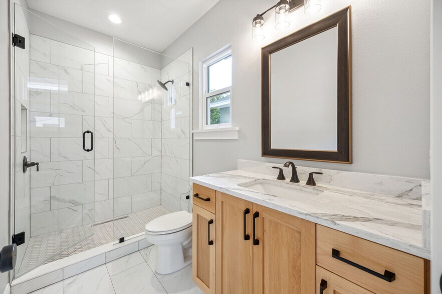 Building Photo - 444 Delaney Park Dr