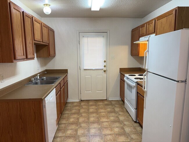 Building Photo - 5304 Lauren Lea Dr