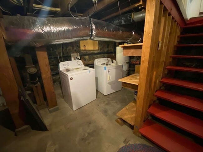 Building Photo - Historic Magill House on NW 1st Street