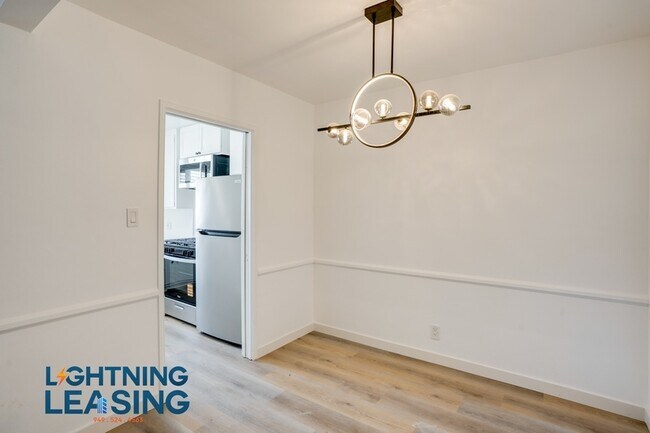 Building Photo - 12310 Chandler Blvd