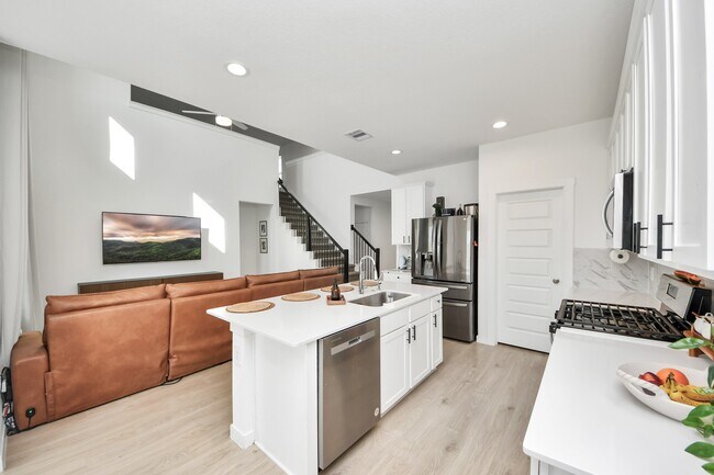 Building Photo - 30119 Gallatin River Ln