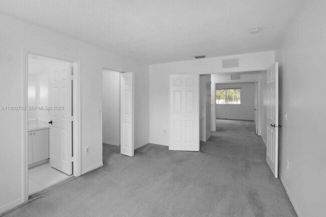 Building Photo - 2239 SE 25th Ave