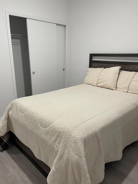 Building Photo - 665 Trikomo Dr