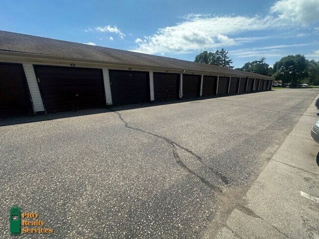 Building Photo - Recently Remodeled 1 Bedroom Condo