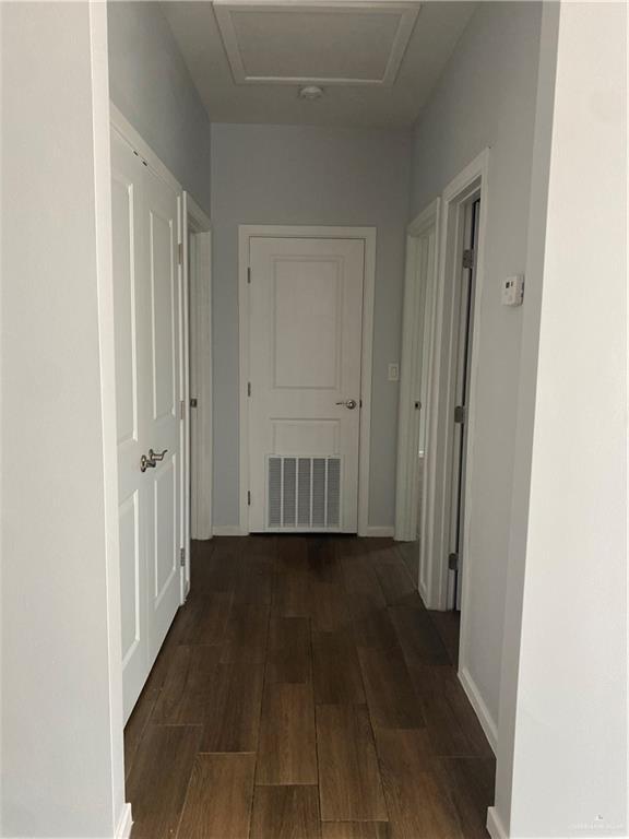 Building Photo - 11 Luz Divina St