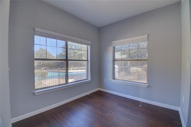 Building Photo - 2320 Gracy Farms Ln