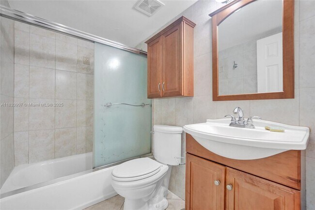 Building Photo - 106 Gardens Dr