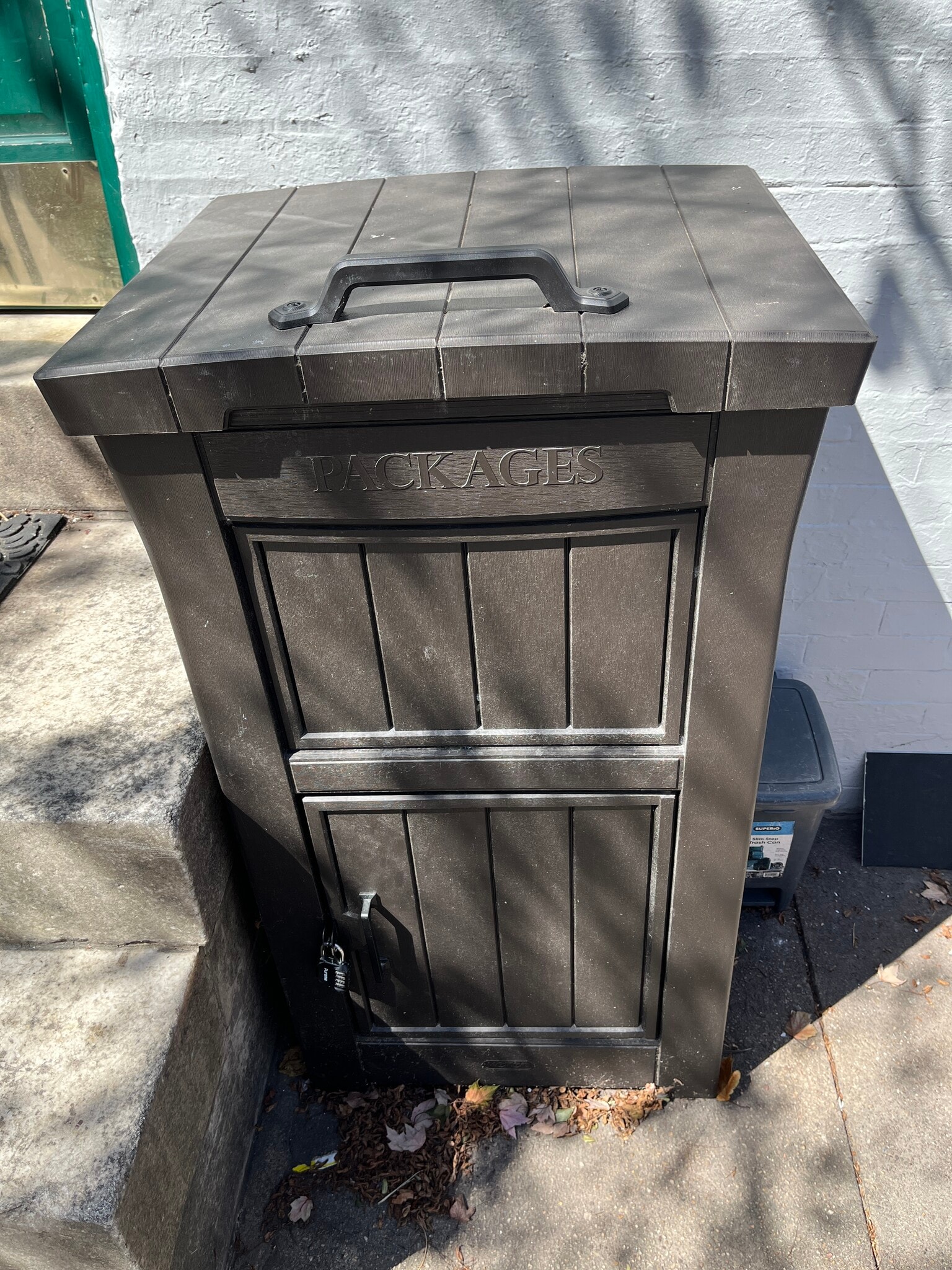 Package Dropbox - 118 S Washington St