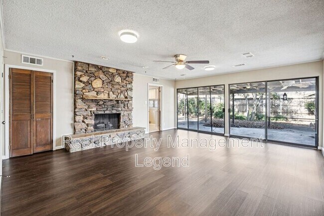 Building Photo - 2017 Durham St