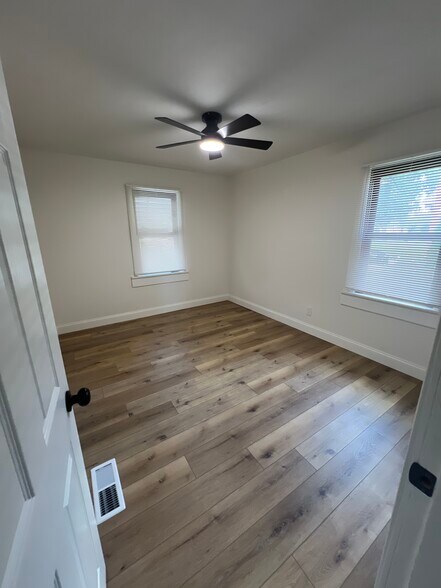 Front Bedroom - 3014 Maywood Ave