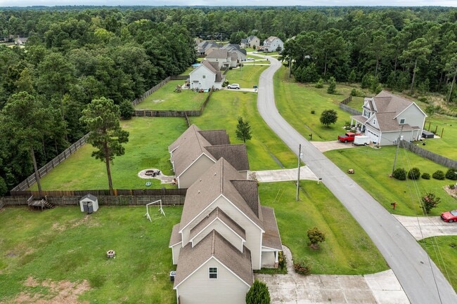 Building Photo - Welcome to Tall Pines Of New River!