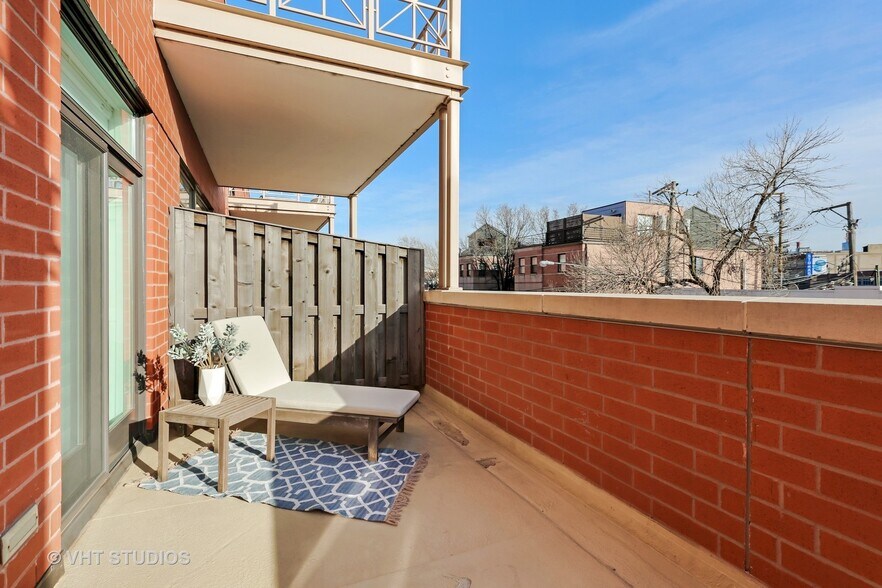 Building Photo - 1155 W Armitage Ave