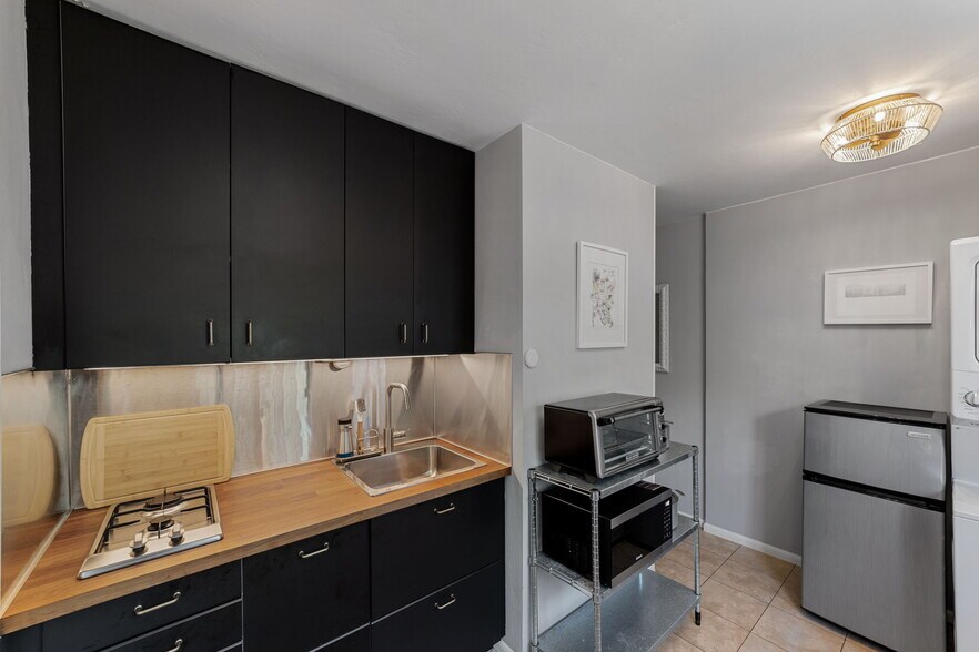 Building Photo - 4759 Baylor Dr