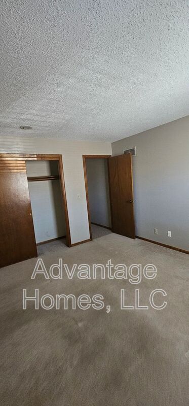 Building Photo - 11905 W 117th Terrace