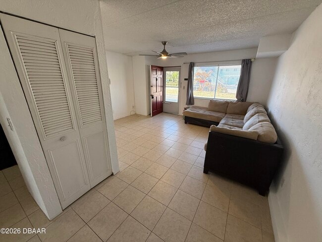 Building Photo - 60 Vining Ct