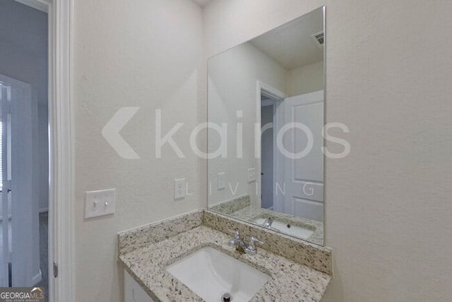 Building Photo - 3564 Bridgewood Dr