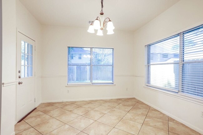 Building Photo - 8618 Discus Dr