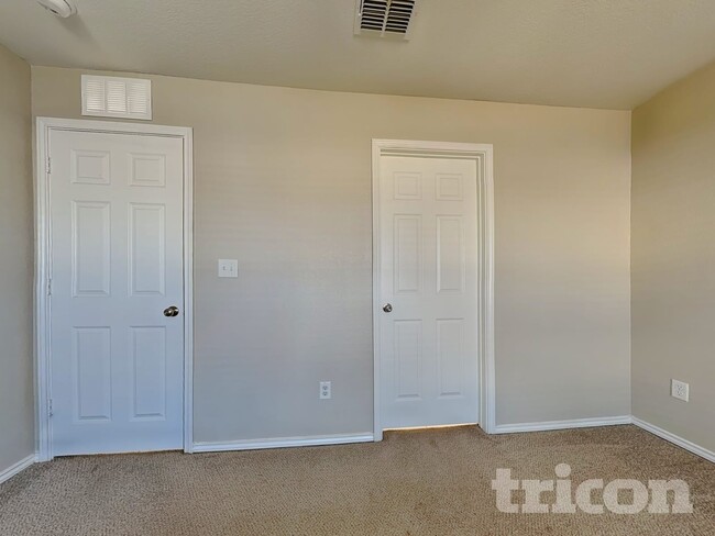 Building Photo - 310 Mistflower