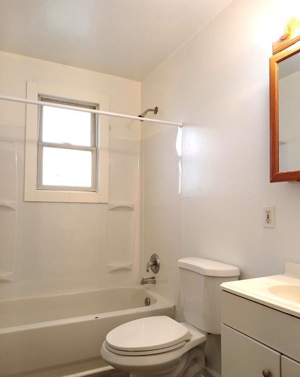 Building Photo - 238 Hollingsworth Manor