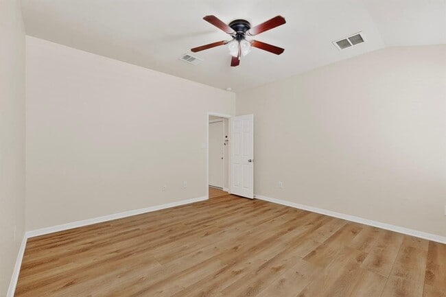 Building Photo - 18336 Friendship Hill Dr