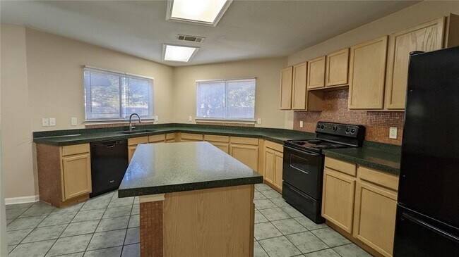 Building Photo - 1110 Jolie Ln