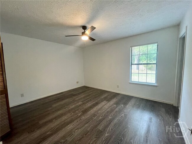 Building Photo - 18 Rivers Bend Dr