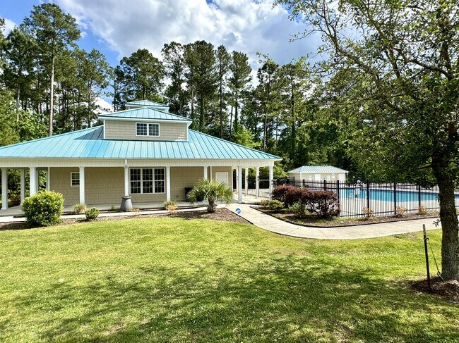 Building Photo - 704 Stagecoach Dr