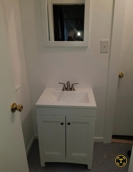 BR1 Sink - 414 S 15th St