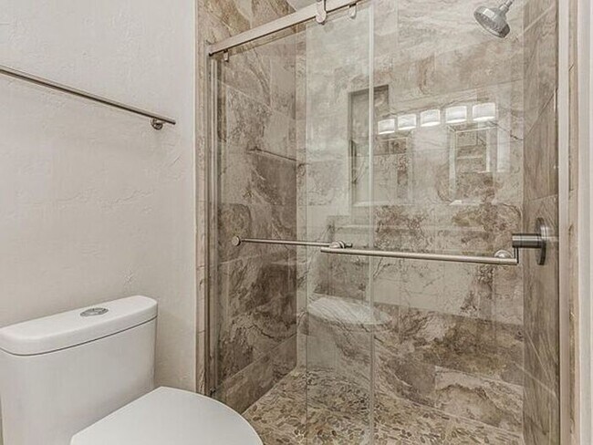 Building Photo - 4BR w/ Pool + Covered Patio in Tucson 85704