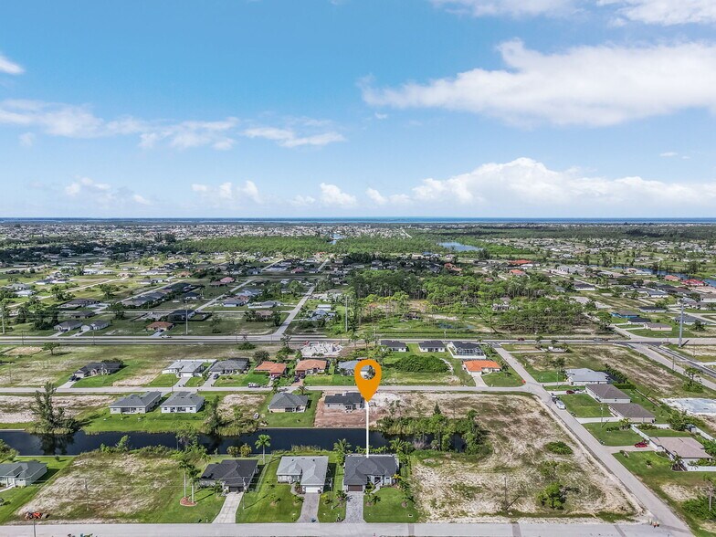 Building Photo - 2300 NW 23rd Ave