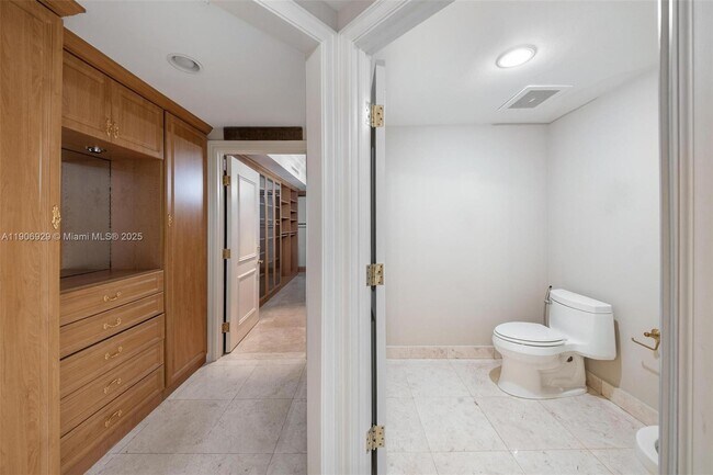 Building Photo - $11,000MONTHLY;3201 NE 183RD STREET #2506 AVENTURA, FL 33160