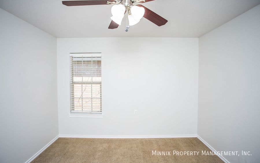 Building Photo - 2214 100th St