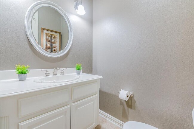 Building Photo - 5327 Elm Spring Ln